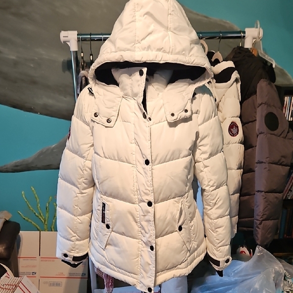 Women's White Puffer Jacket - Picture 1 of 10